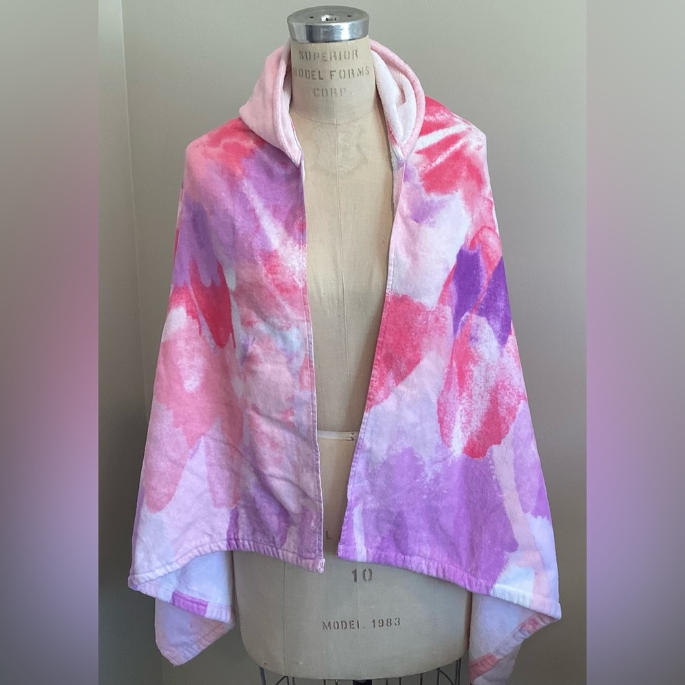 Tommy Bahama Kids Cape Tie Dye Beach Towel